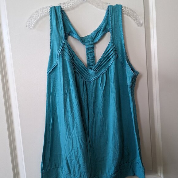 Fun Teal Tank - Picture 1 of 2